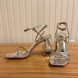 Badgley Mischka Ivanka Ankle Strap Block Heel - Metallic 5.5